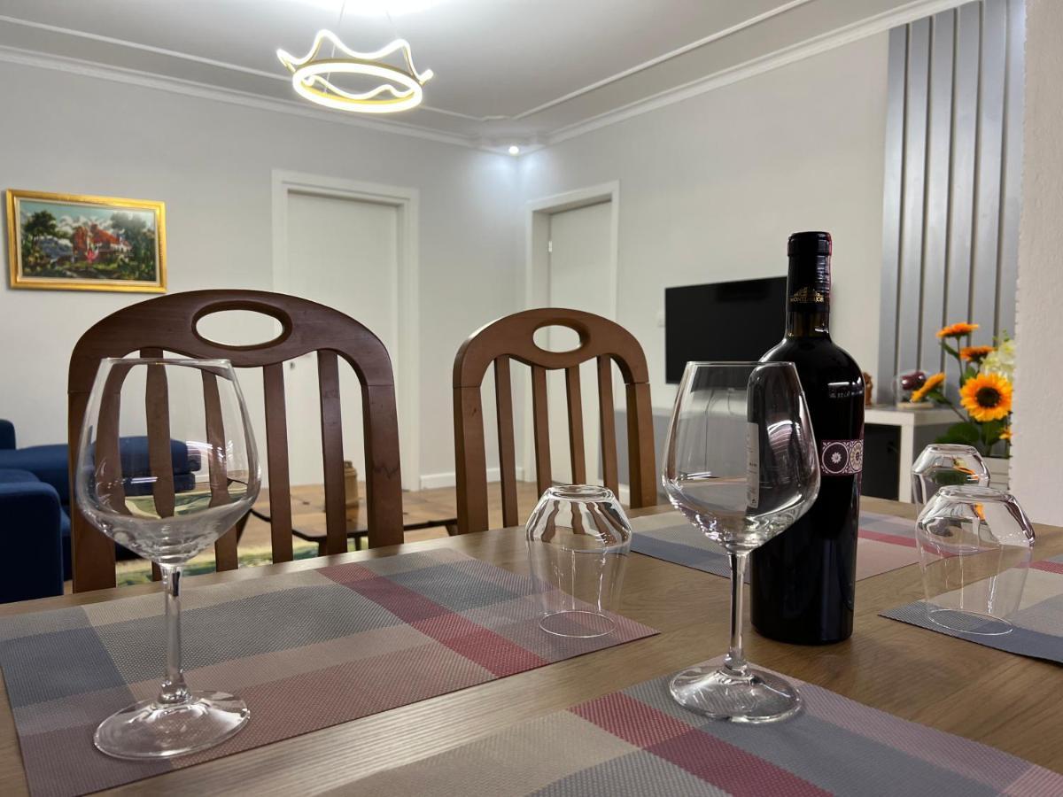 Chestnut Yard Villa Тирана Экстерьер фото