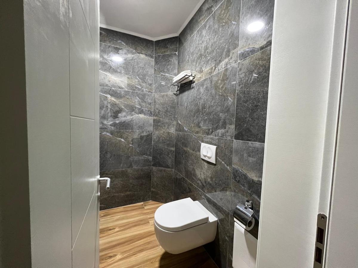 Chestnut Yard Villa Тирана Экстерьер фото