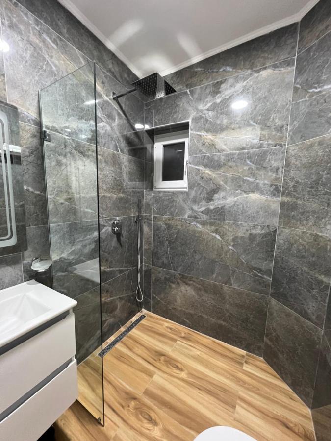 Chestnut Yard Villa Тирана Экстерьер фото