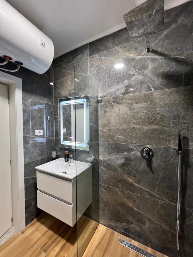Chestnut Yard Villa Тирана Экстерьер фото