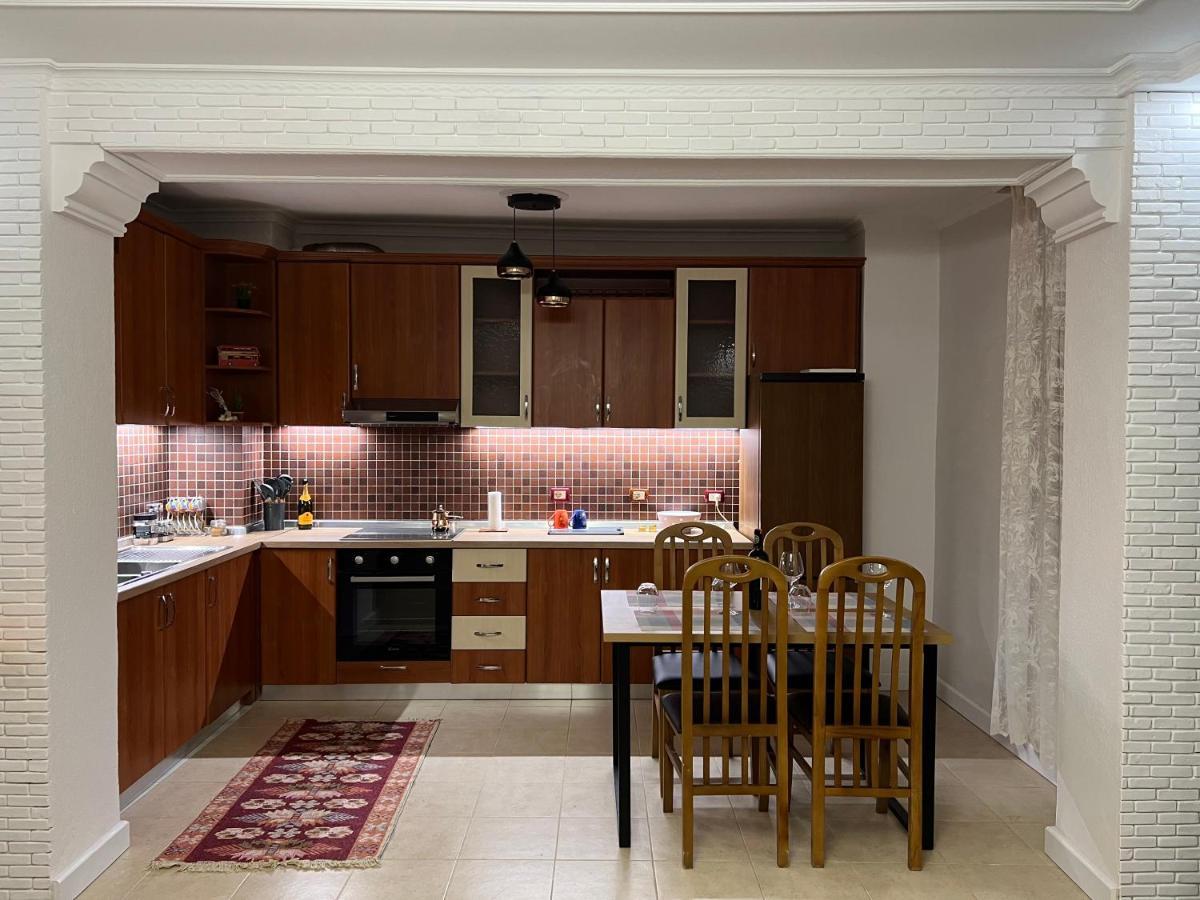 Chestnut Yard Villa Тирана Экстерьер фото