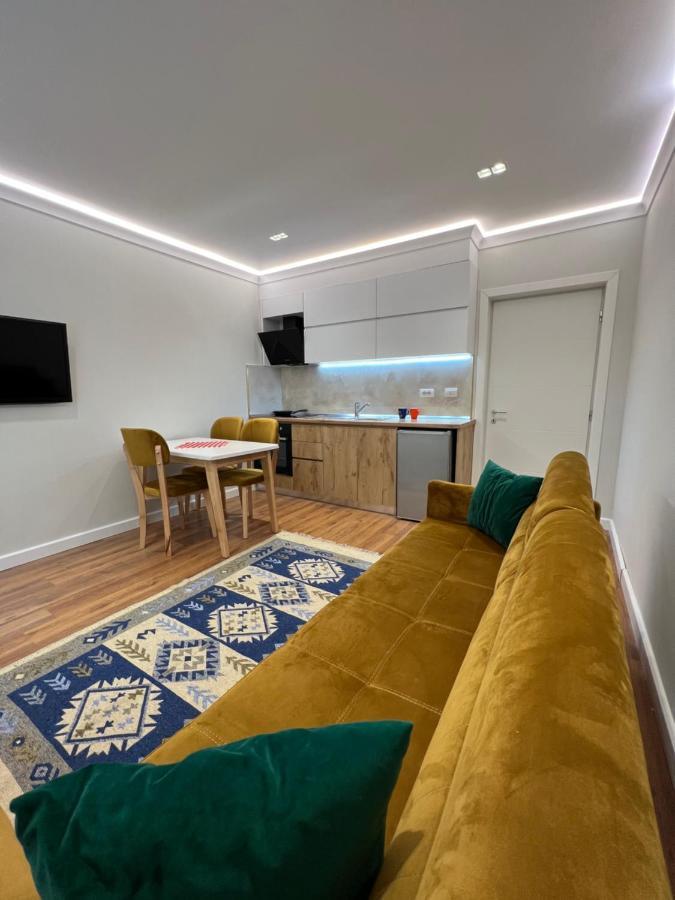 Chestnut Yard Villa Тирана Экстерьер фото