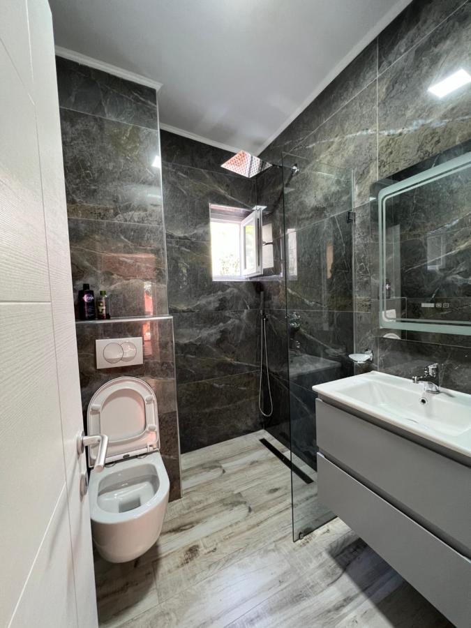 Chestnut Yard Villa Тирана Экстерьер фото