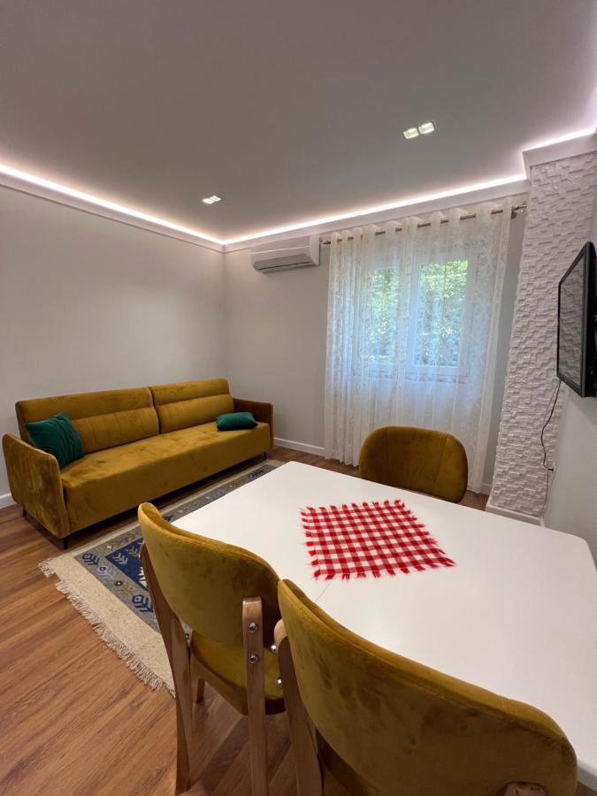 Chestnut Yard Villa Тирана Экстерьер фото
