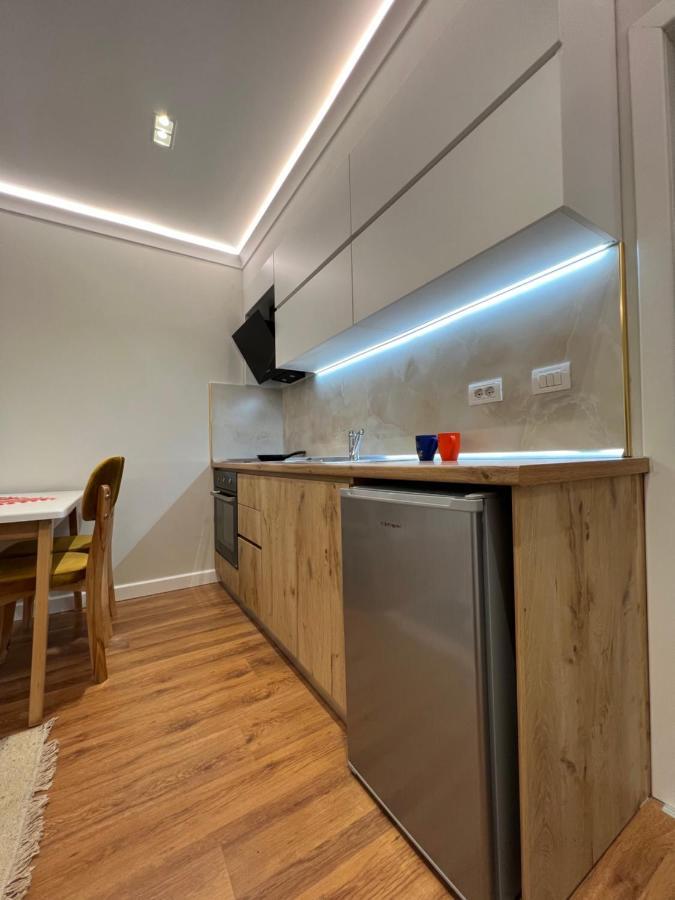 Chestnut Yard Villa Тирана Экстерьер фото