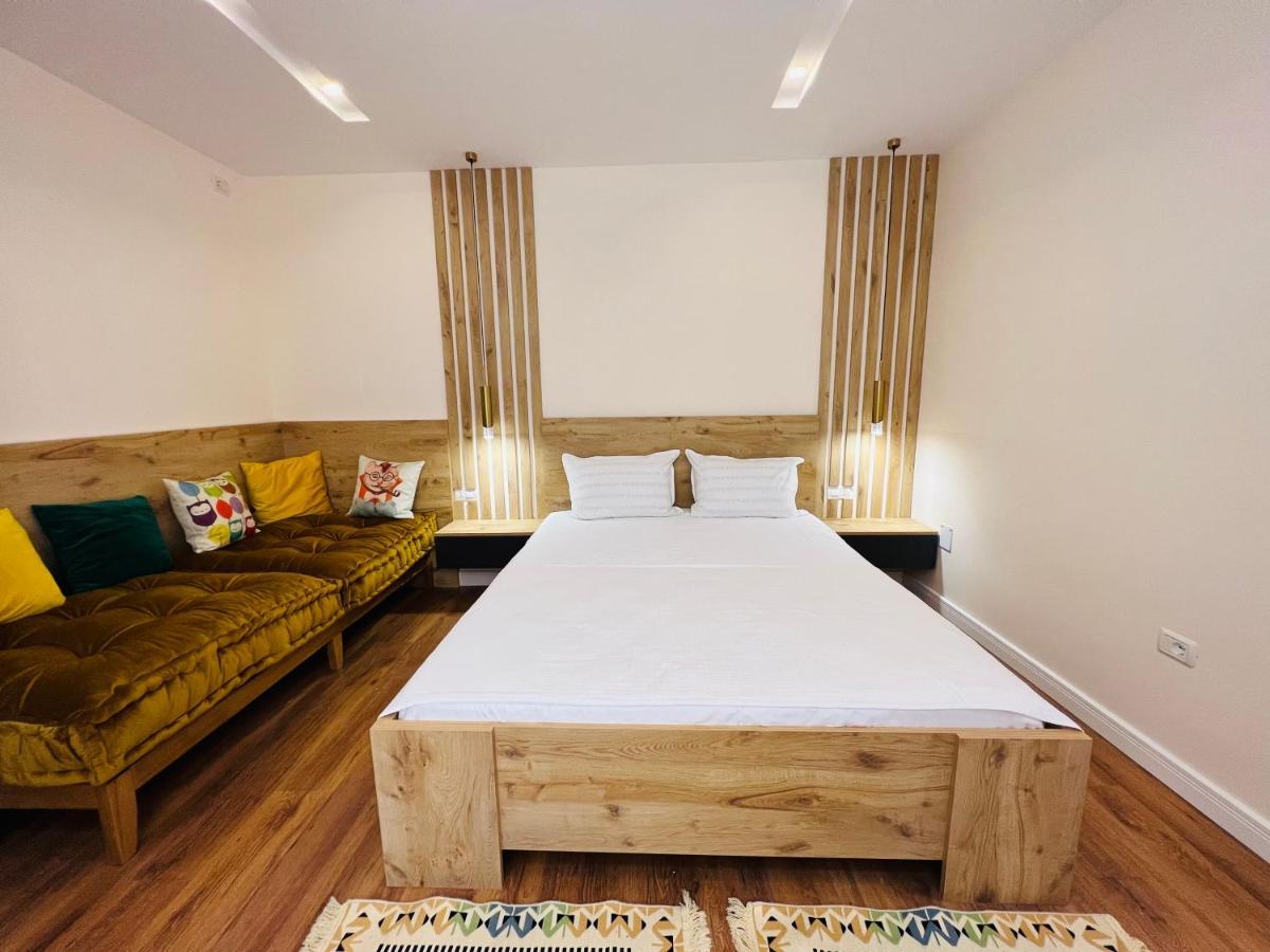 Chestnut Yard Villa Тирана Экстерьер фото